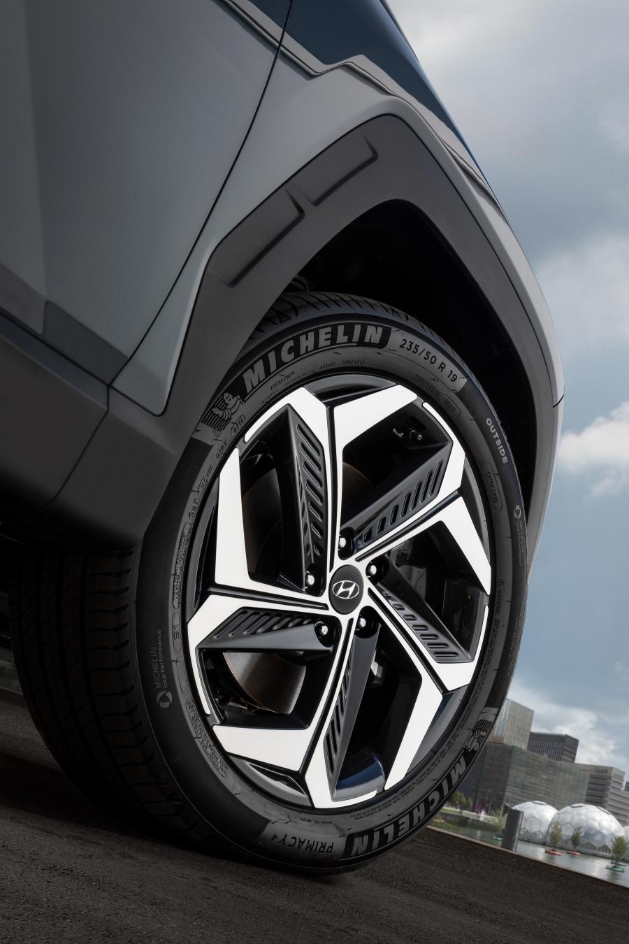 Колеса Hyundai Tucson Hybrid (NX4) 2021 года  (фото 7 из 11)